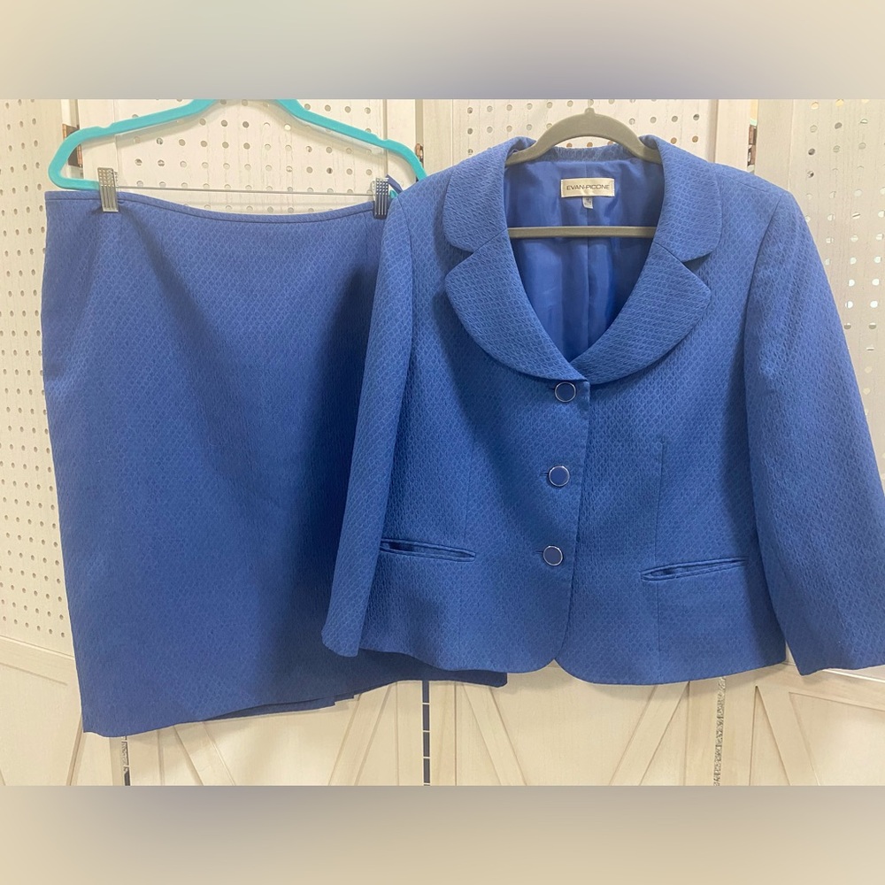 Evan Picone Textured Blue Skirt Set